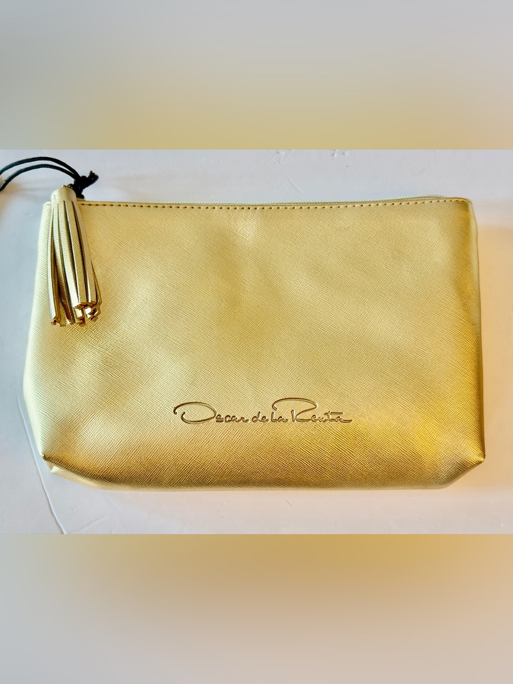 ✨authentic ✨Oscar de la Renta Gold Leather Tassel Wristlet Clutch